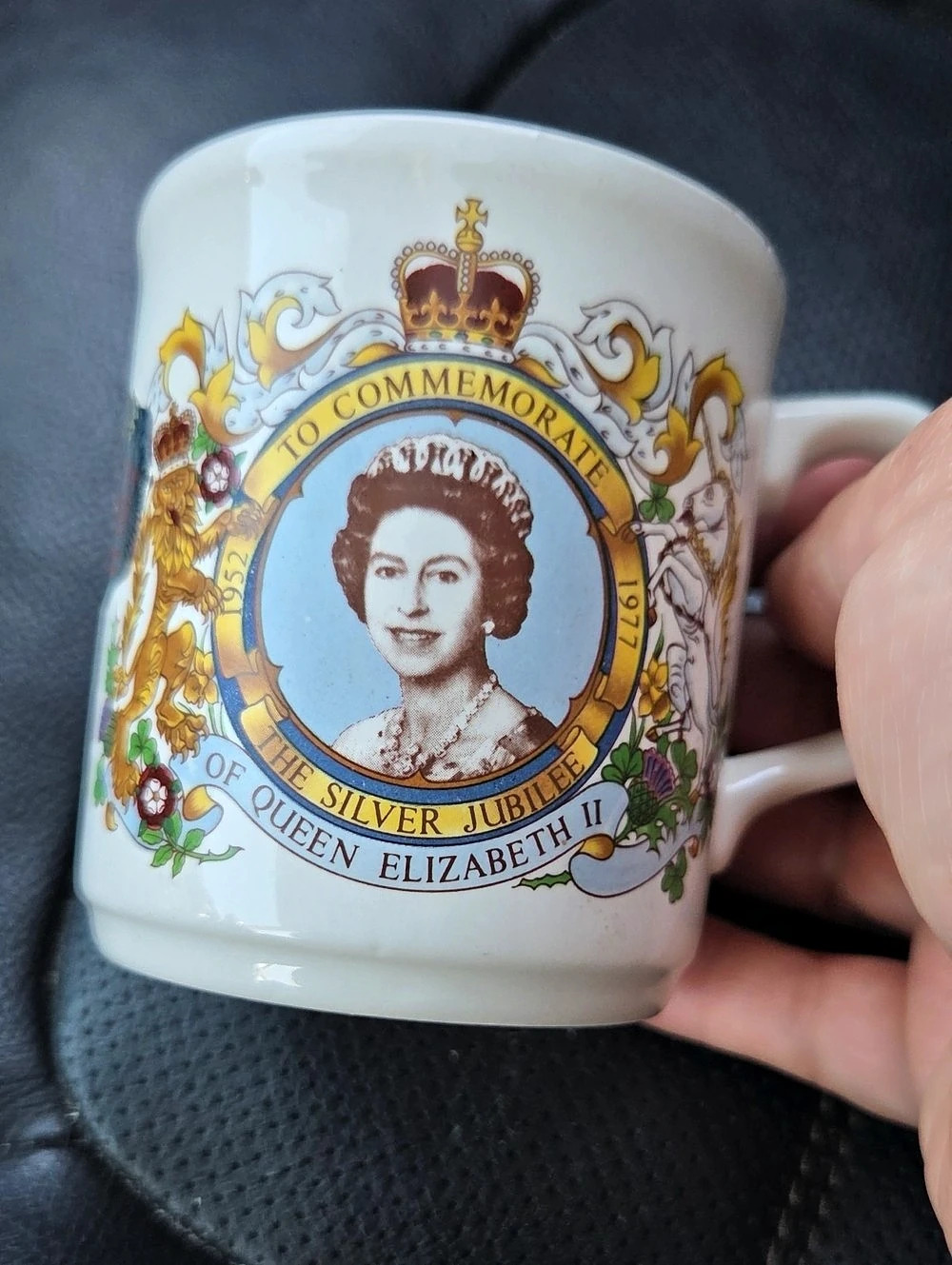 The Royal Collection Queen Elizabeth II Silver Jubilee commemorative mug White